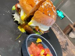 -HIGH FIVE哈福手工汉堡(桂林路店)