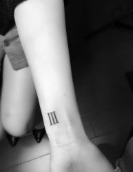 点击看大图 -明星刺青·洗纹身
