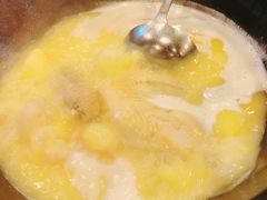 -鲜入围煮花胶鸡海鲜火锅