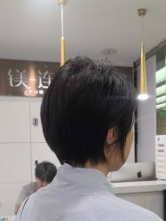 -镁连社·美联社