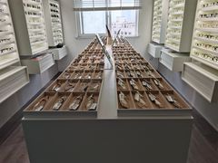 -目艮眼镜SHOWROOM(品牌集合店)