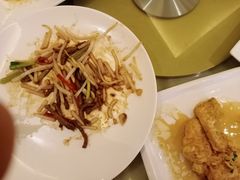 菊花芯炒牛柳-锦粤宫·精致粤菜(深圳北站店)