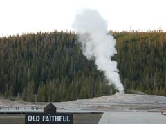 -老忠实间歇泉