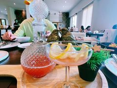 -Chom Cafe and Restaurant