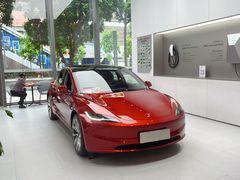 -TESLA 特斯拉(广州天环广场体验店)