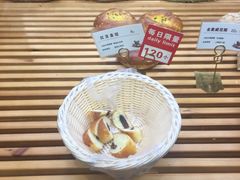 -焙丽拾光(麦凯乐直营店)