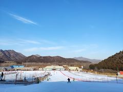 -十三陵雪世界滑雪场