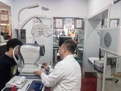 -豪门视光·星趣控·蔡司依视路眼镜代理商(中央大街店)