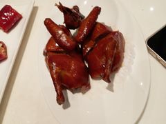 玻璃脆皮乳鸽皇-新雅粤菜馆(南京东路店)
