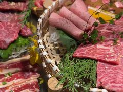 -山川小町·极番烧肉(新地假日广场店)