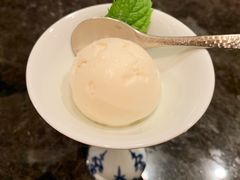 獭祭冰淇淋-Ginza Onodera铁板烧(外滩十八号店)