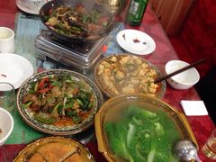 -乡土特色.冷锅鱼.牦牛肉汤锅