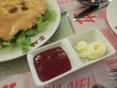 大面包配果酱-华梅西餐厅(哈尔滨中央大街店)