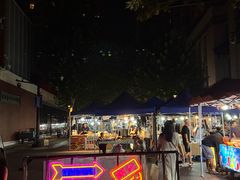 -吴山路夜市
