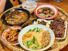 -爆炸头阿姨小四川正宗川味小吃(无任何分店)