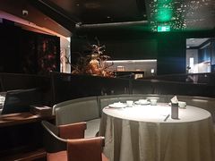-左庭右院鲜牛肉火锅黑金店(陆家嘴中心店)