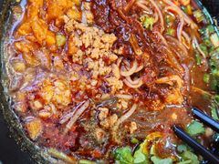 -爆炸头阿姨小四川正宗川味小吃(无任何分店)