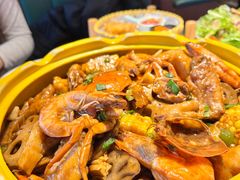 -多嘴超级肉蟹煲(杉杉国潮主题店)