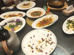 -五谷丰登农家院·地道胶东菜·海鲜烧烤(威海店)