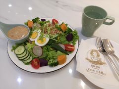-丽莎沙拉轻食餐厅(国贸店)