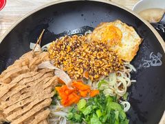 -两勺子一碗口水鸡拌面