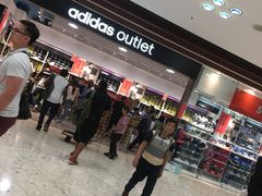 门面-东荟城名店仓