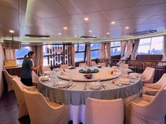 -黄浦江游览十六铺3号码头网红自助餐