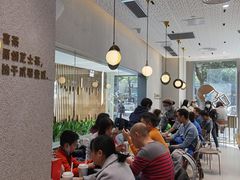 大堂-喜茶(广州中山六路店)