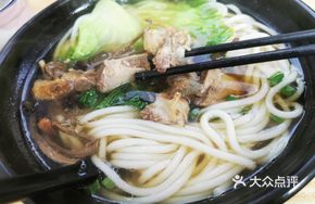 Pork Rib and Tea Tree Mushroom Guilin Rice Noodles