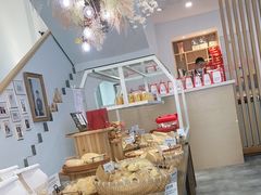 面包甜点陈列柜-嗒令甜品·主题融合料理餐厅(首座时代店)