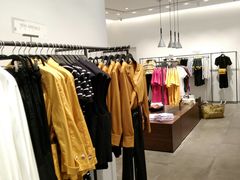 -URBAN REVIVO(上海中庚漫游城店)