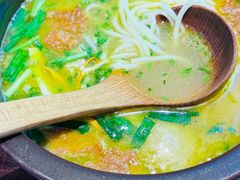 -良米山·云南野生菌过桥米线(上海首店)
