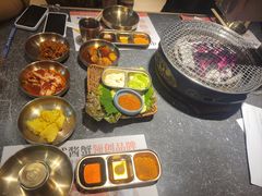 -草家酱蟹炭火烤肉店(珲春南路一店)