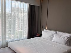 -珠海拱北富华里环宇城亚朵酒店
