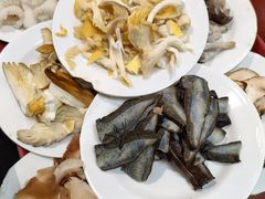 -菌之家·专业纯野生菌火锅·特色炒菌