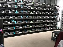 -UNDER ARMOUR(新燕莎奥莱店)