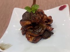 老上海熏鱼-世博源公馆·本帮融合菜·主题包厢·江景餐厅