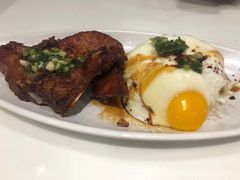 猪扒葱油饭拼三眼煎蛋-Red Rice米饭主题餐厅(荔枝角店)