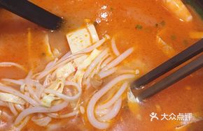 Tomato Beauty Bridge Rice Noodles
