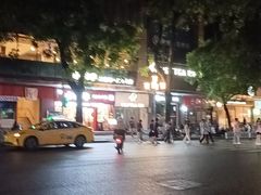 -喜茶(滨江宏岸店)