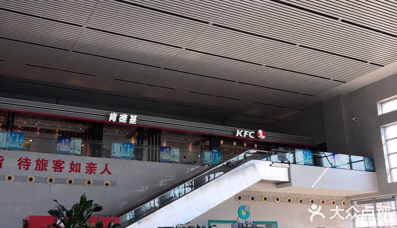 可是安检美女说没票不让进去，有监控啊，好吧