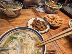 -云阿蛮云南生烫牛肉米线(奉贤路店)