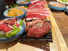 -明洞阿姨·韩式酱蟹烤肉·创意料理(三元桥店)