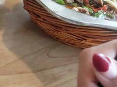 -兔行天下-鸿鹤鲜锅兔(中海国际店)