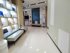 -柏乐口腔医院·舒适化无痛种植牙中心(东盟商务区院)