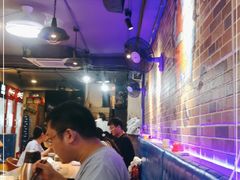 -潜江油焖大虾·小龙虾10年老店(清泉路店)
