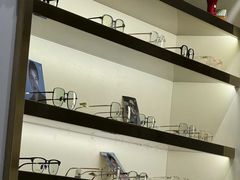 -视野联行眼镜•蔡司•依视路(温江店)