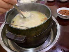 -绿色墨脱石锅城