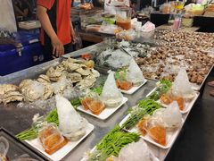 -席娜卡琳火车铁道夜市