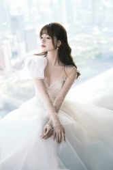 点击看大图 -Renee芮亦婚纱